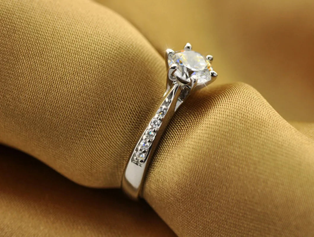 Amara Classic Sparkle Ring
