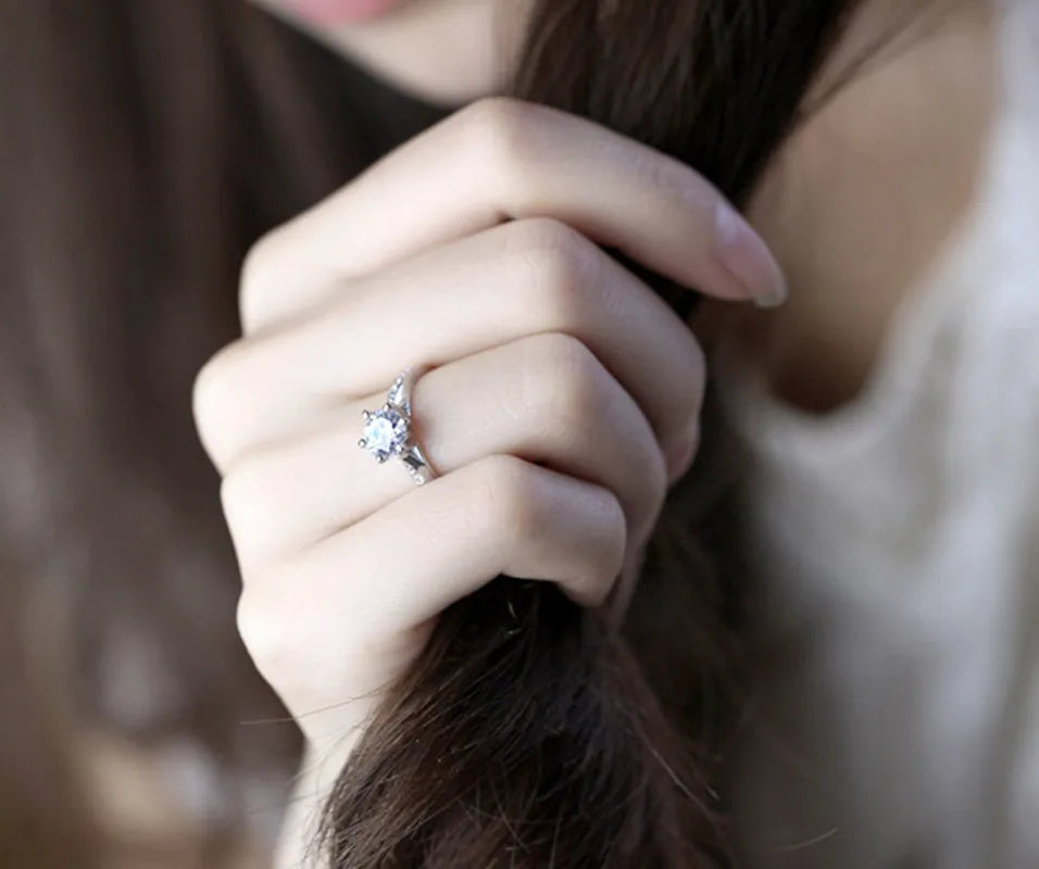 Amara Classic Sparkle Ring